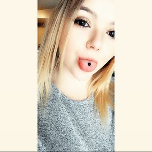 Meet your Posher, Vanessa